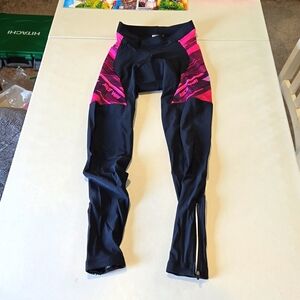 Nice Win women's padded cycling pants, size small, NWT